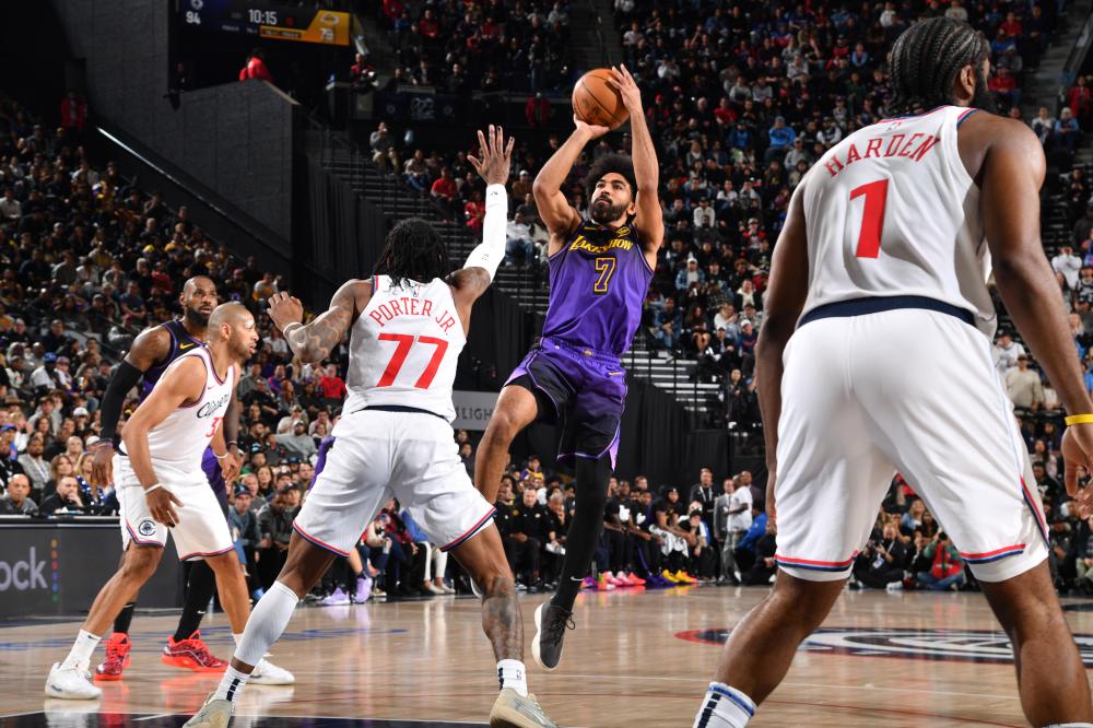 做出类似的 做出类似的