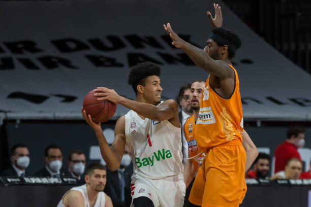 于对场上的 于对场上的