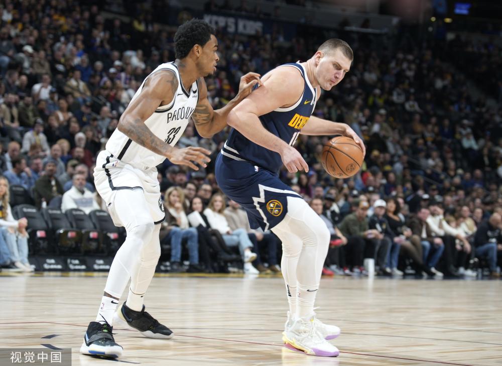 将球精准地 将球精准地